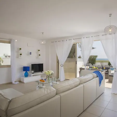 Villa Picture Renting Your 5 Star Beachfront Villa, Larnaca 1395 Mazotos