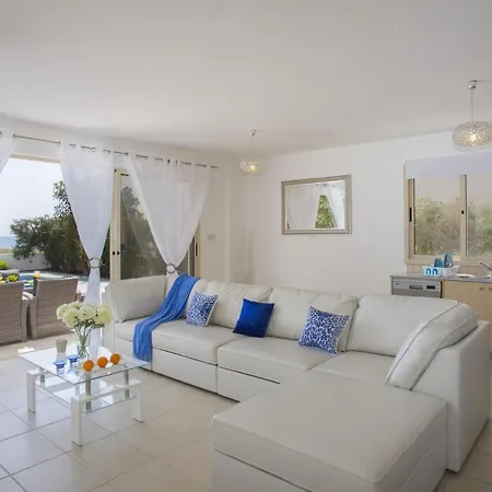 Villa Picture Renting Your 5 Star Beachfront Villa, Larnaca 1395