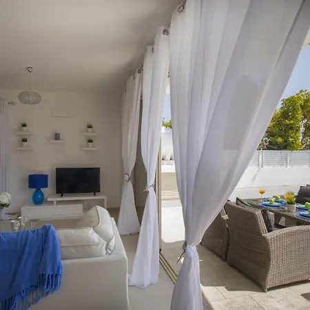 Villa Picture Renting Your 5 Star Beachfront Villa, Larnaca 1395