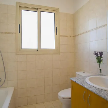Βίλα Picture Renting Your 5 Star Beachfront Villa, Larnaca 1395 Μαζωτός