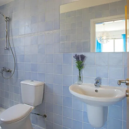 Picture Renting Your 5 Star Beachfront Villa, Larnaca 1395 Βίλα *